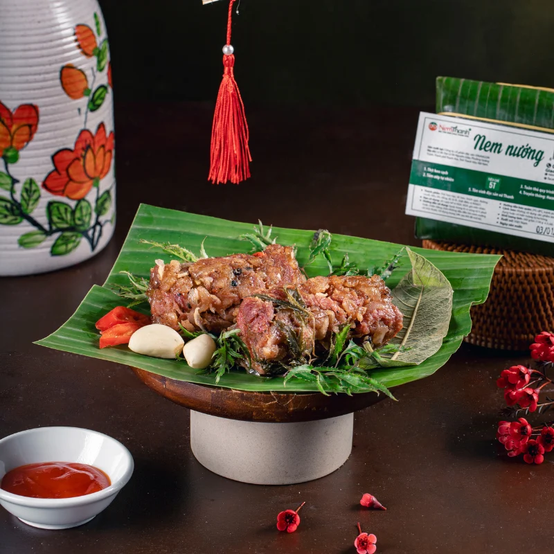Nem nướng Nem Xứ Thanh trong bao bì sản phẩm, phù hợp ghép set quà mang đi xa